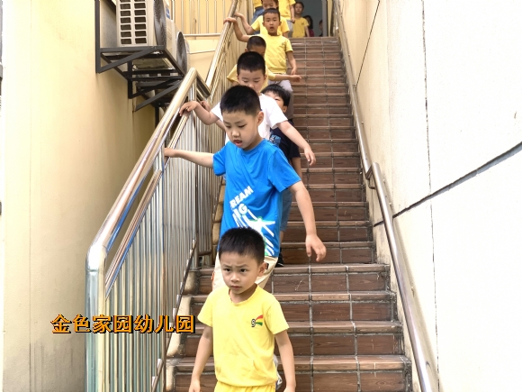 d70afe90c802bf3629f8ded1bd714ff6.jpg